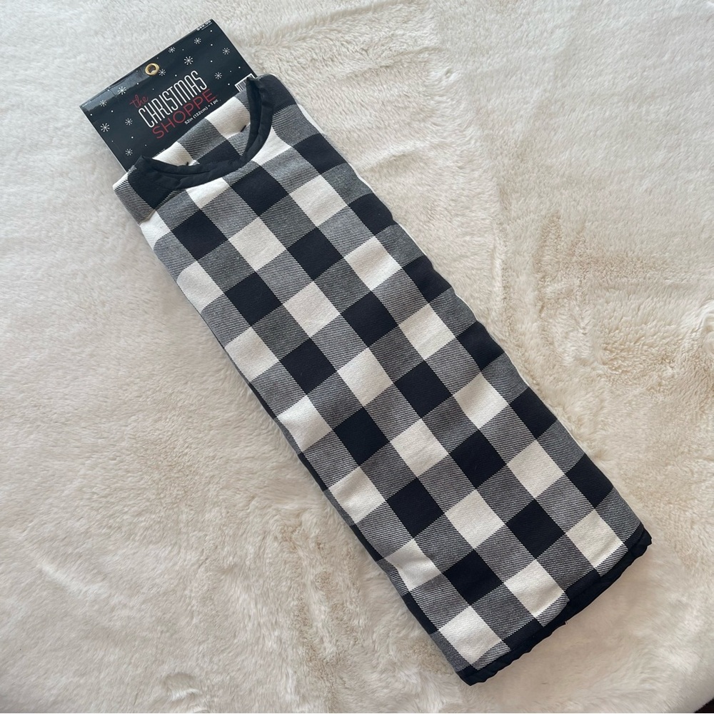 NWT Buffalo Plaid Tree Skirt